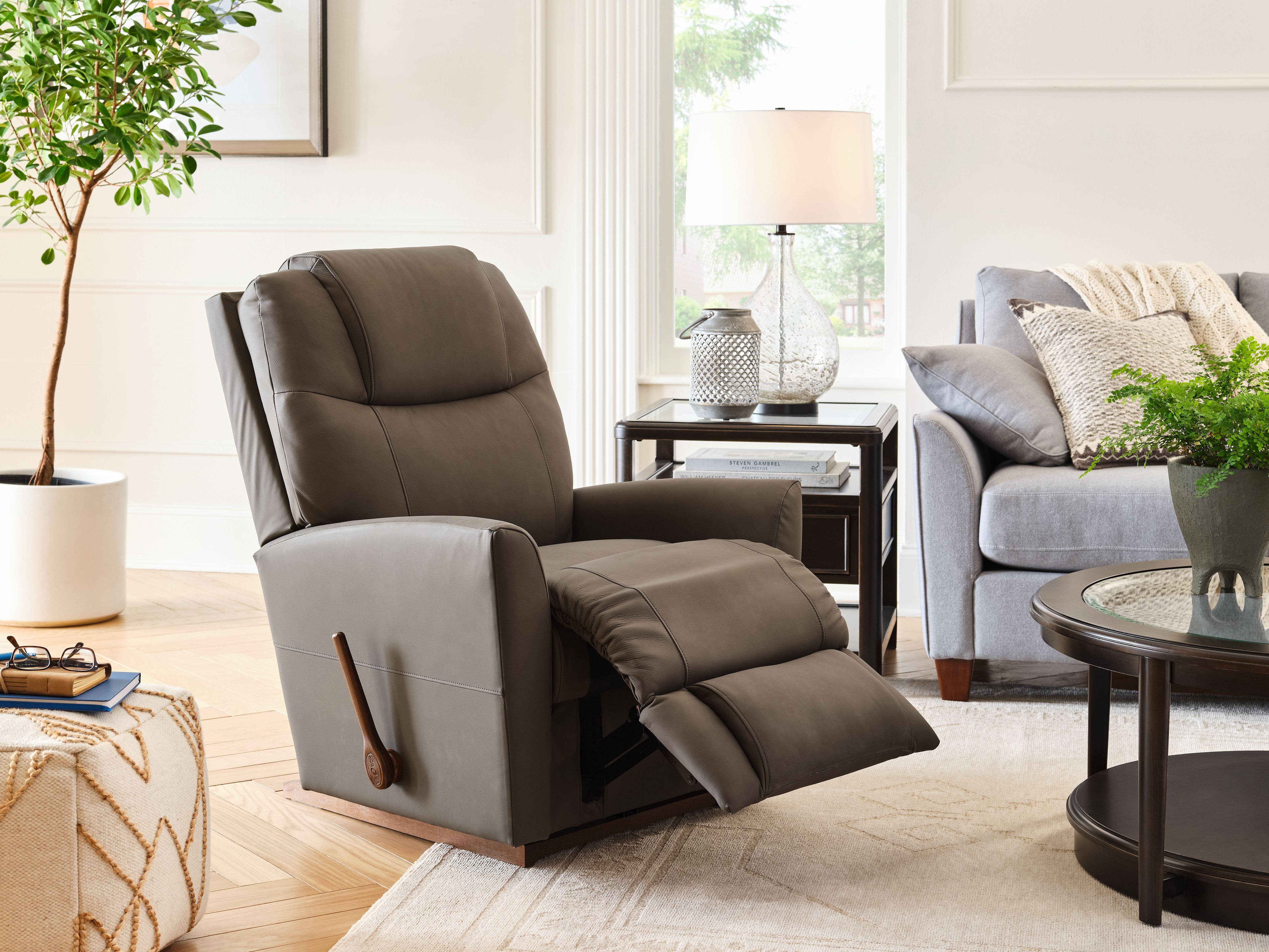 monochromatic look: subtle and sophisticated