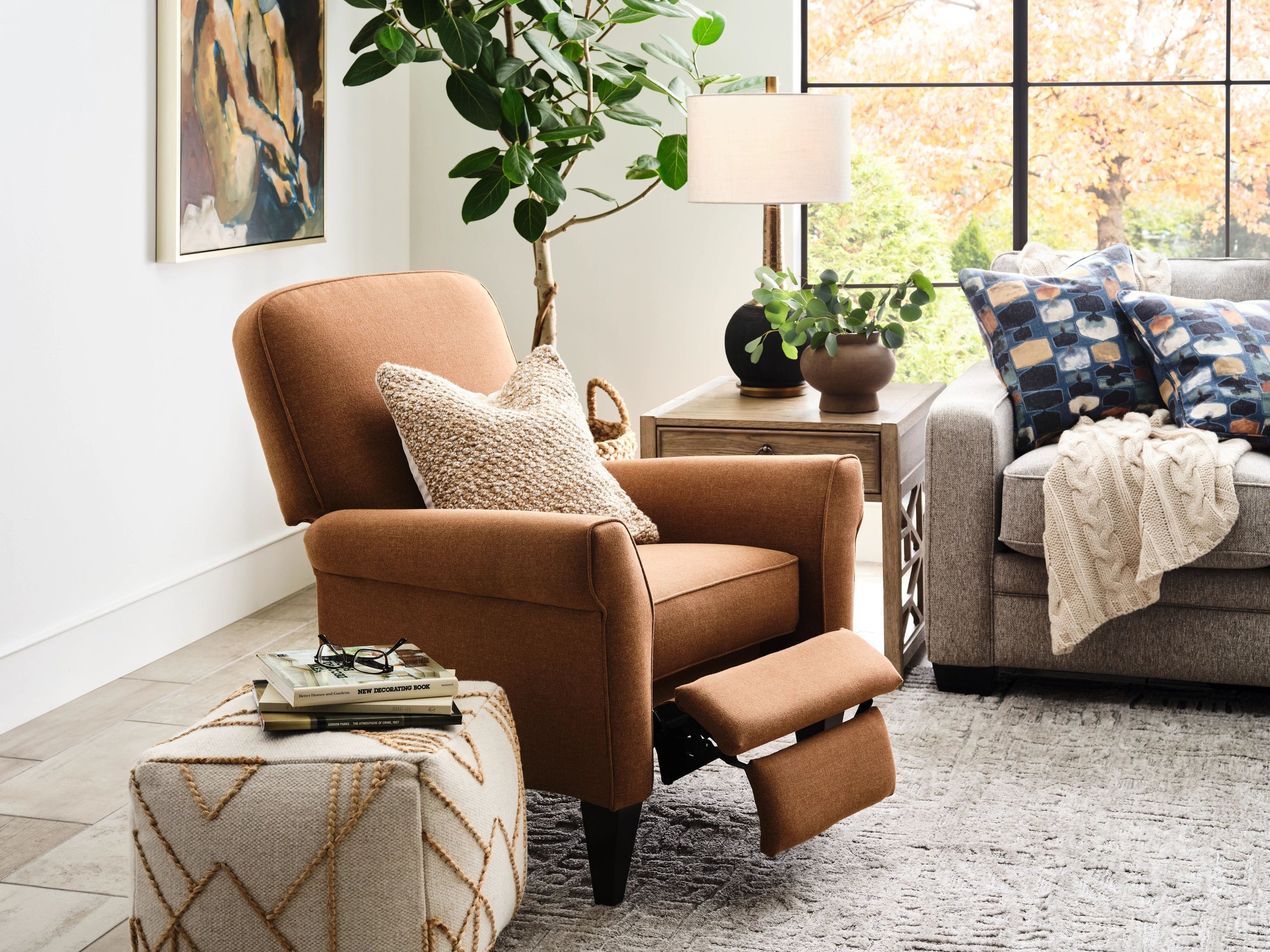 How to Adjust the Recliner Footrest