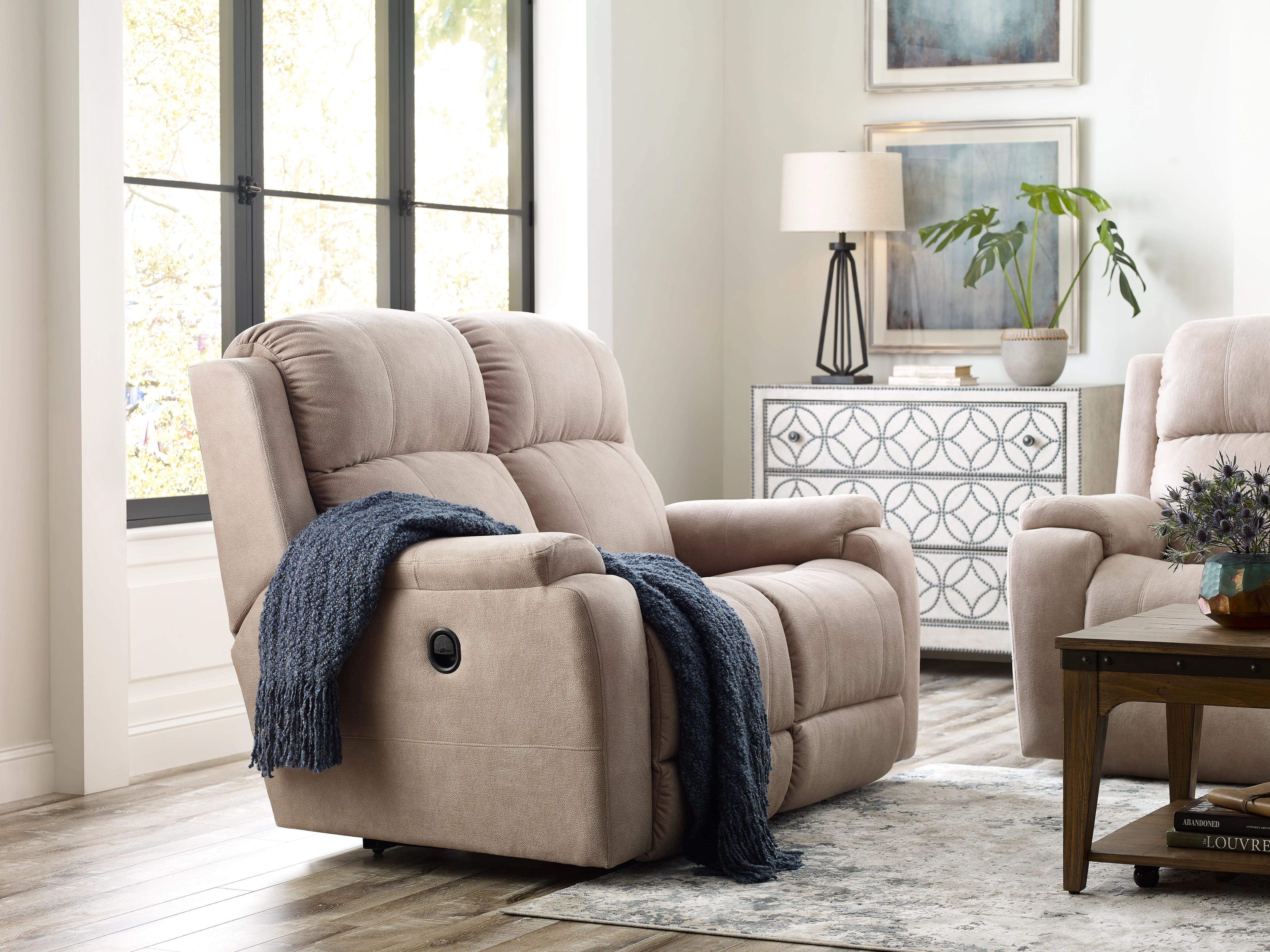 does the dorian reclining loveseat come with a warranty?