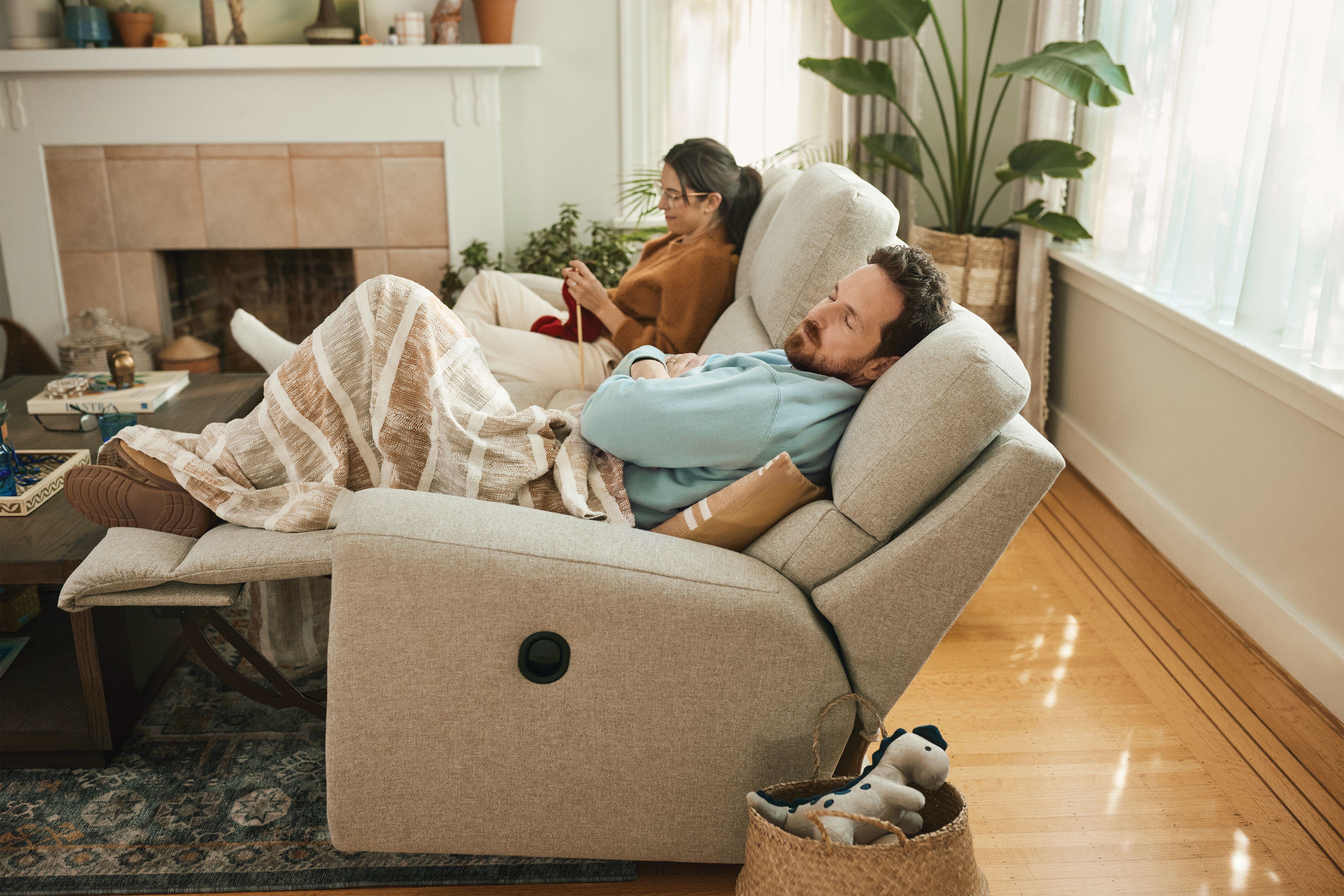unique features of the apollo reclining sofa
