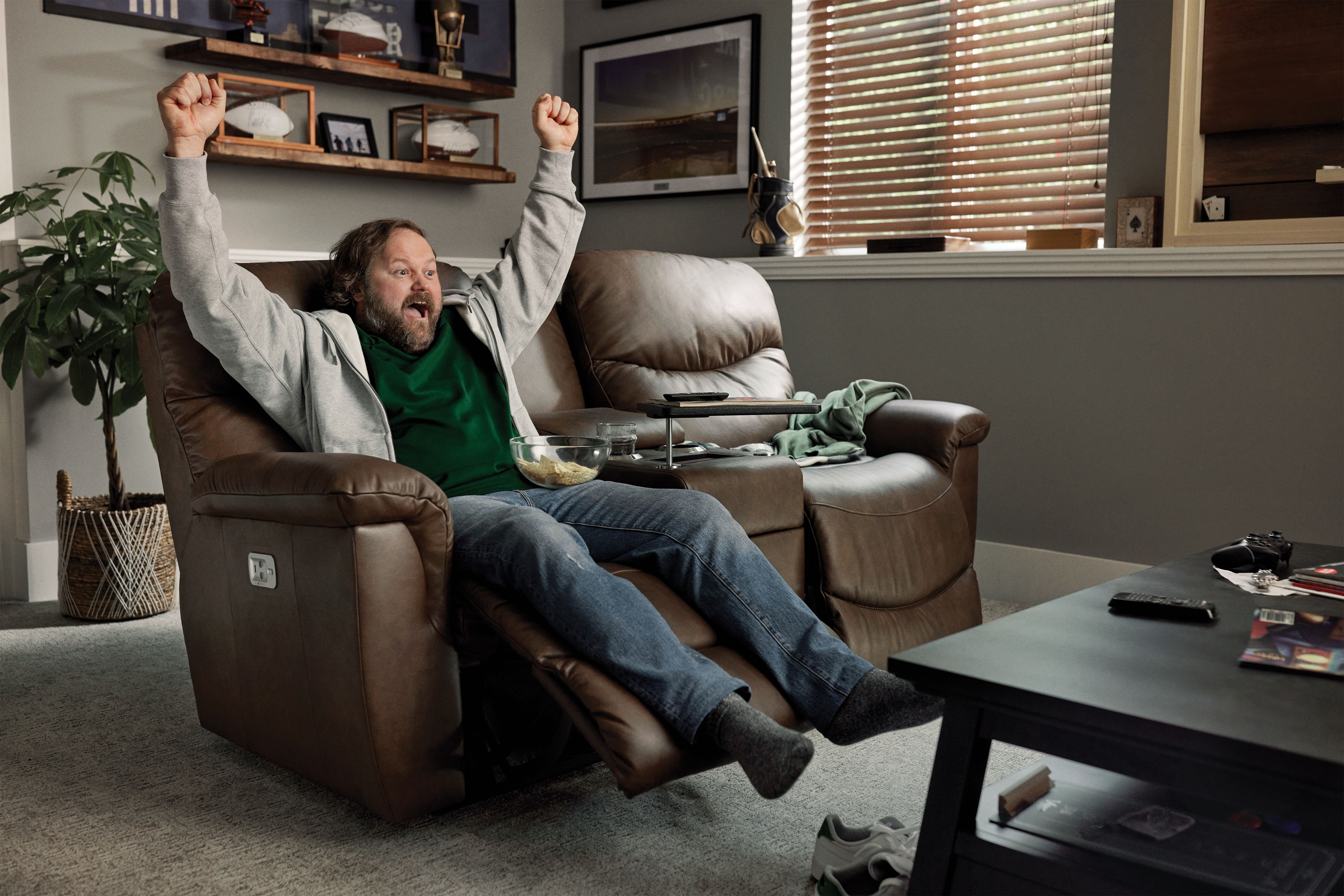 do reclining loveseats come apart?