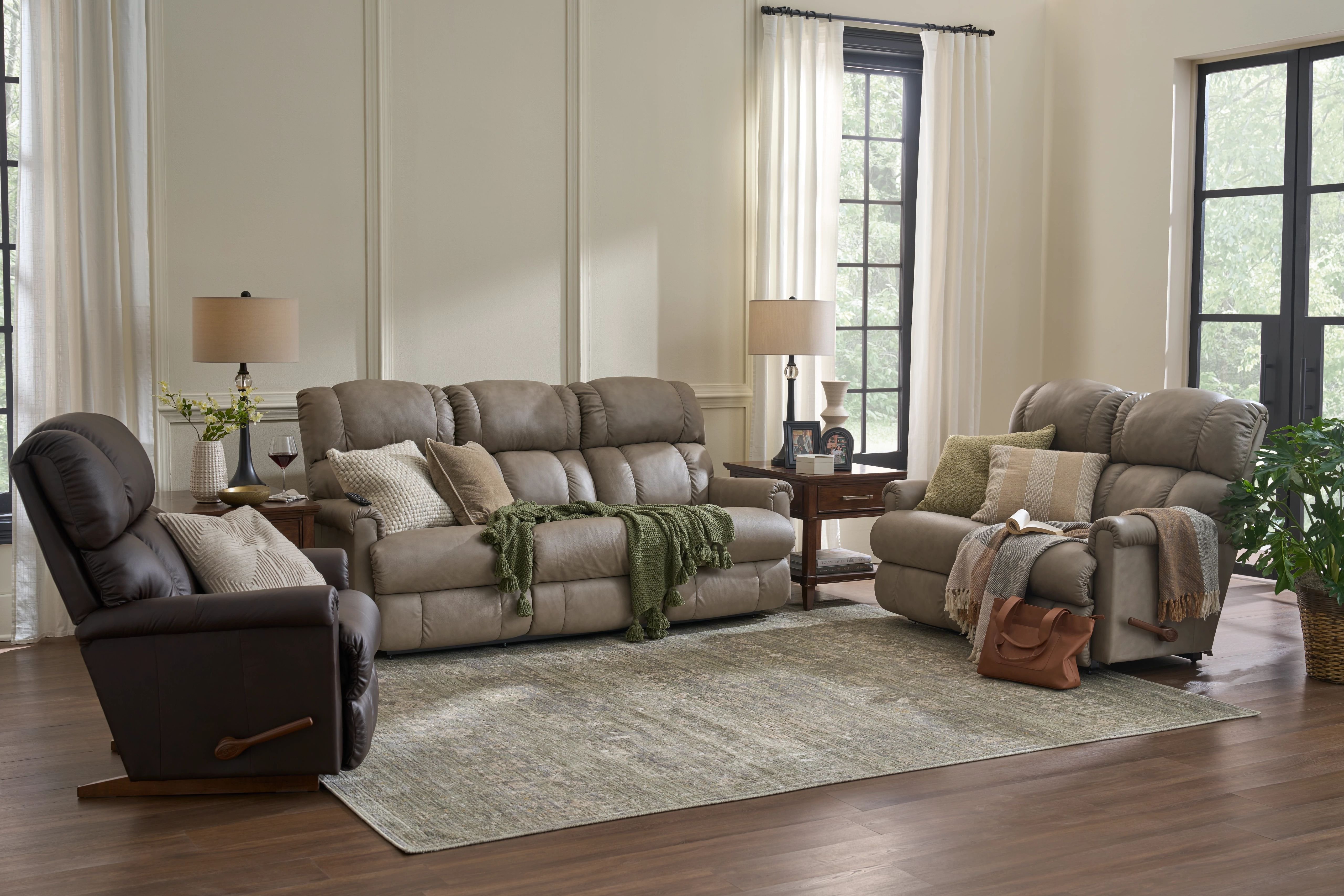 does the pinnacle wall reclining sofa include a warranty?