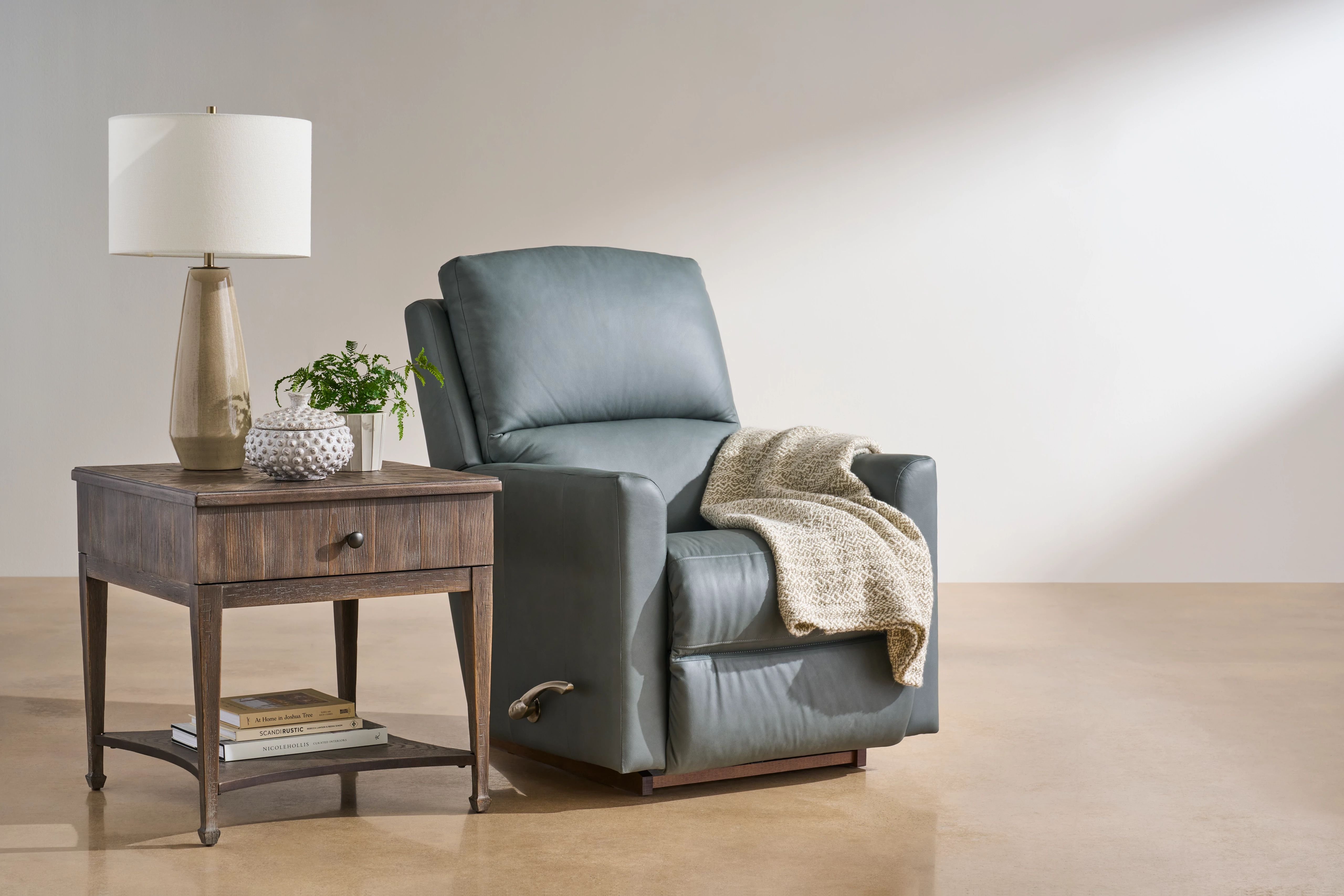 leather recliners in today's home design
