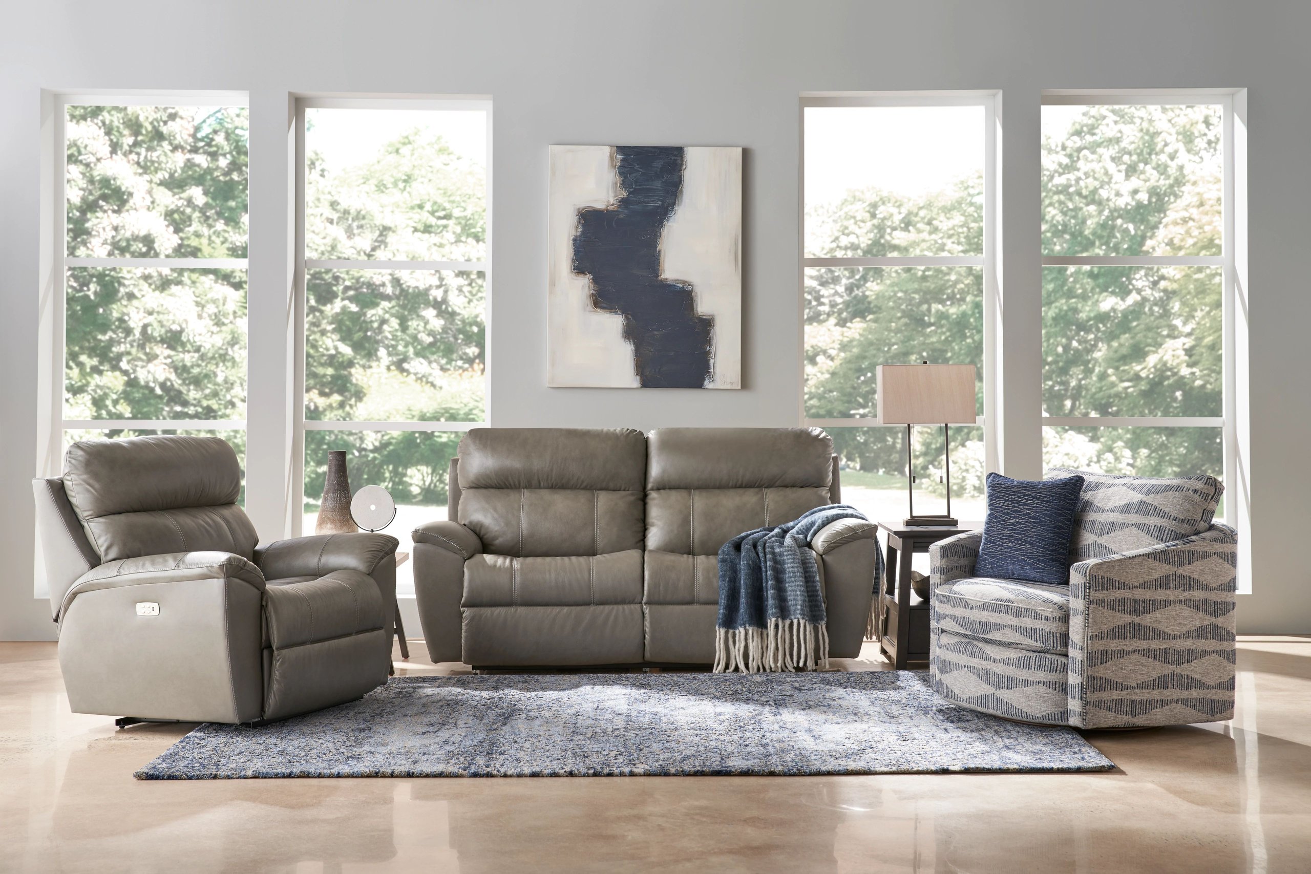 How to Match Accent Chairs with a Sofa