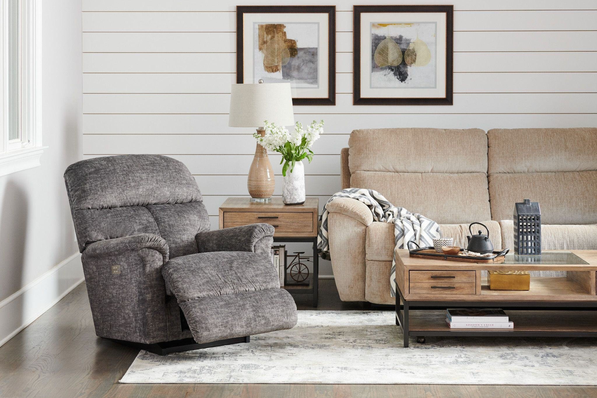 unique features of the reed recliner