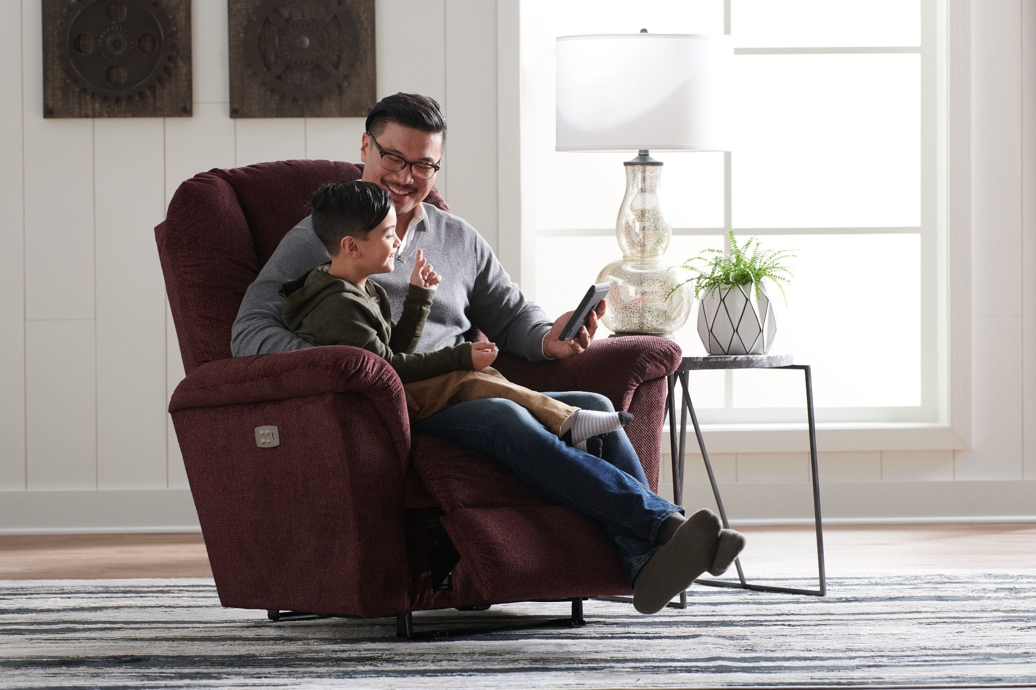 does the jasper recliner include a warranty?